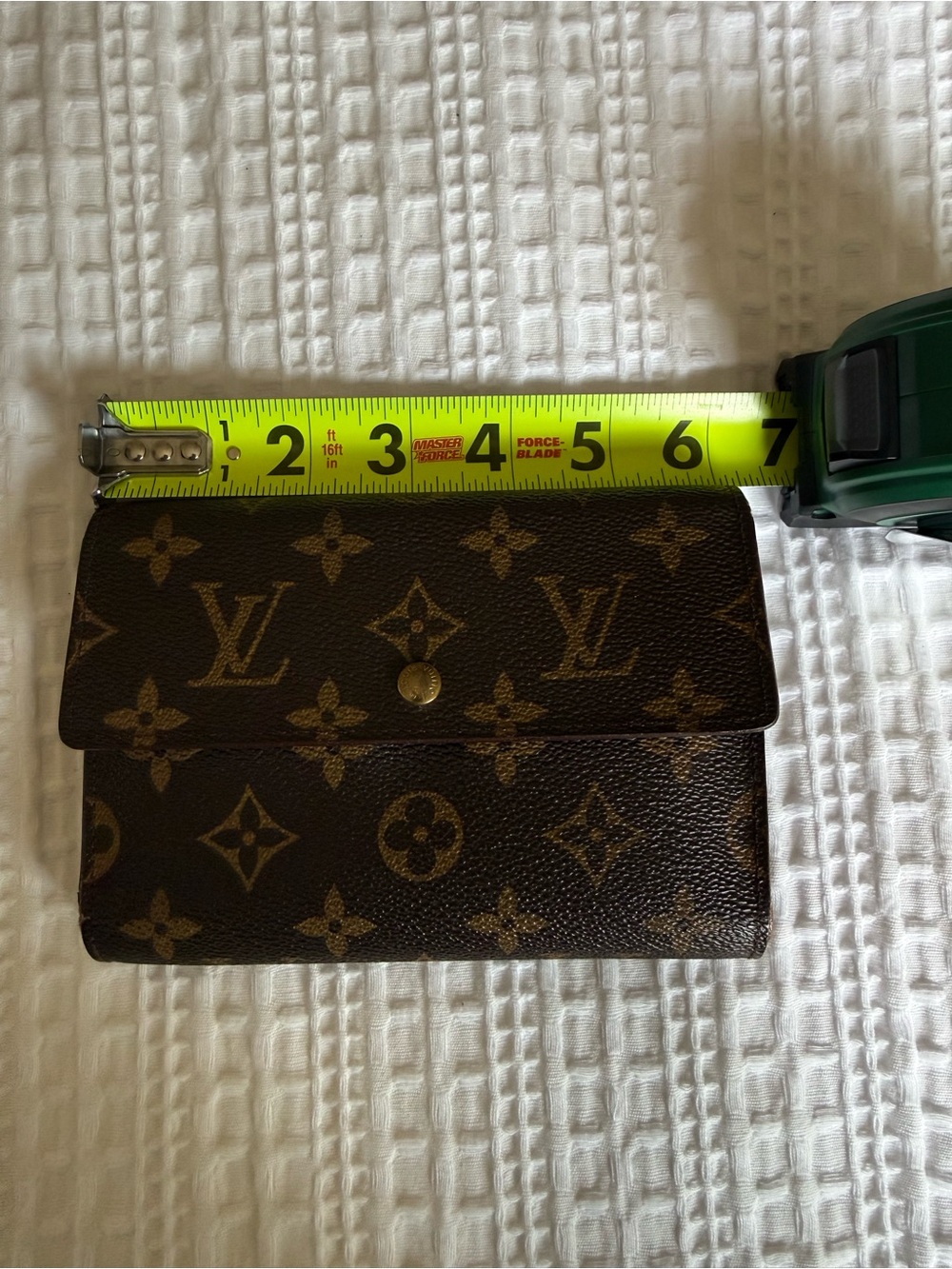 Large Louis Vuitton Wallet - Picture 13 of 14